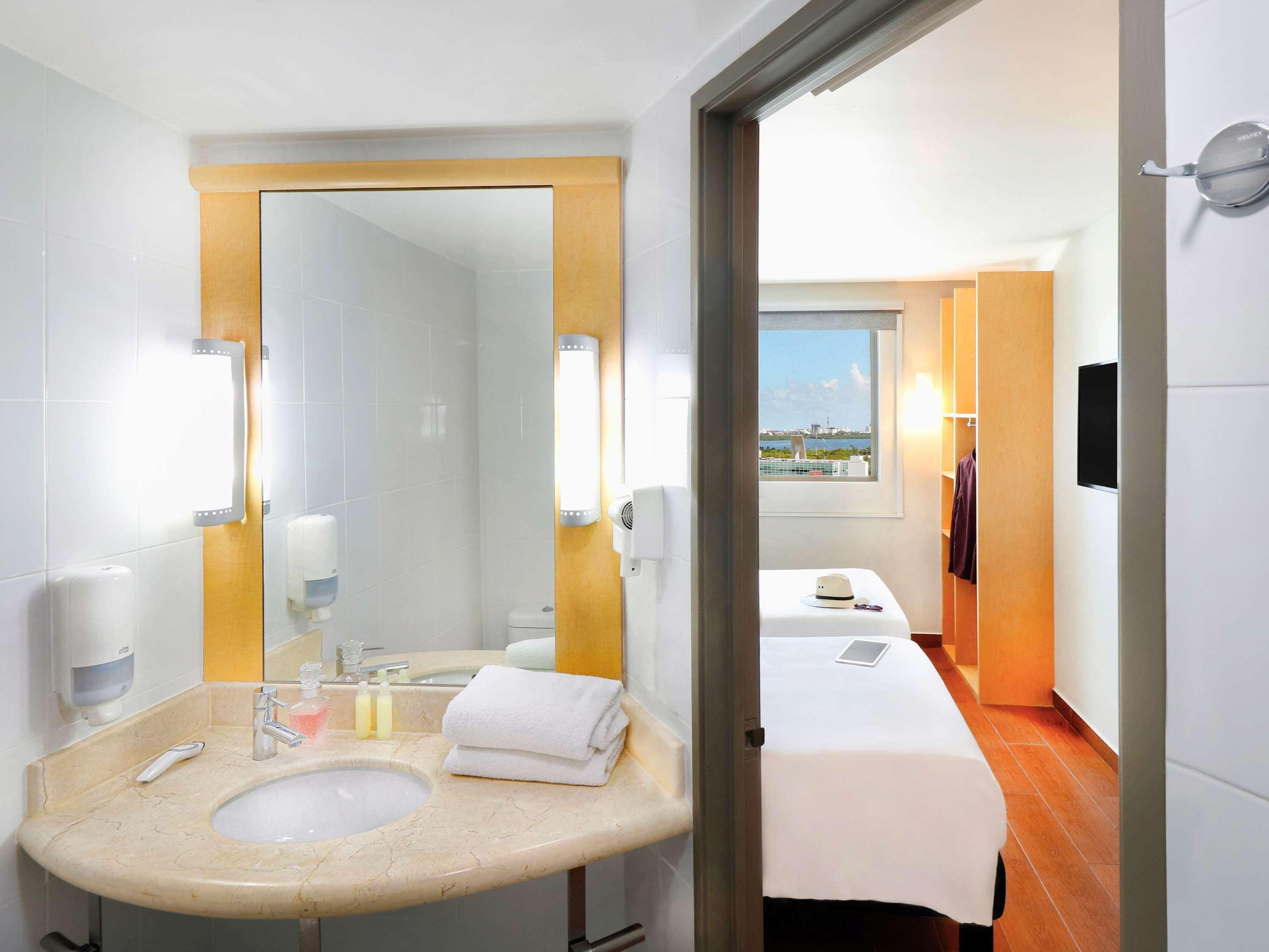 Ibis Cancun Centro Eksteriør billede