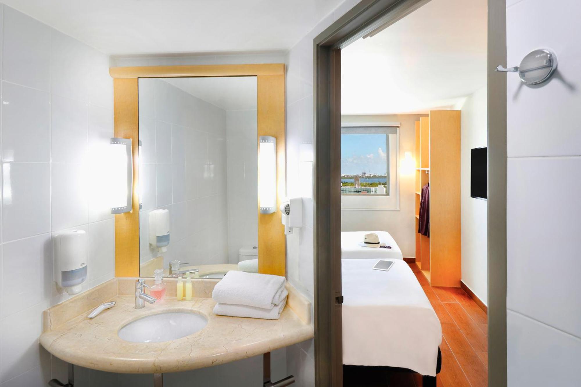 Ibis Cancun Centro Eksteriør billede